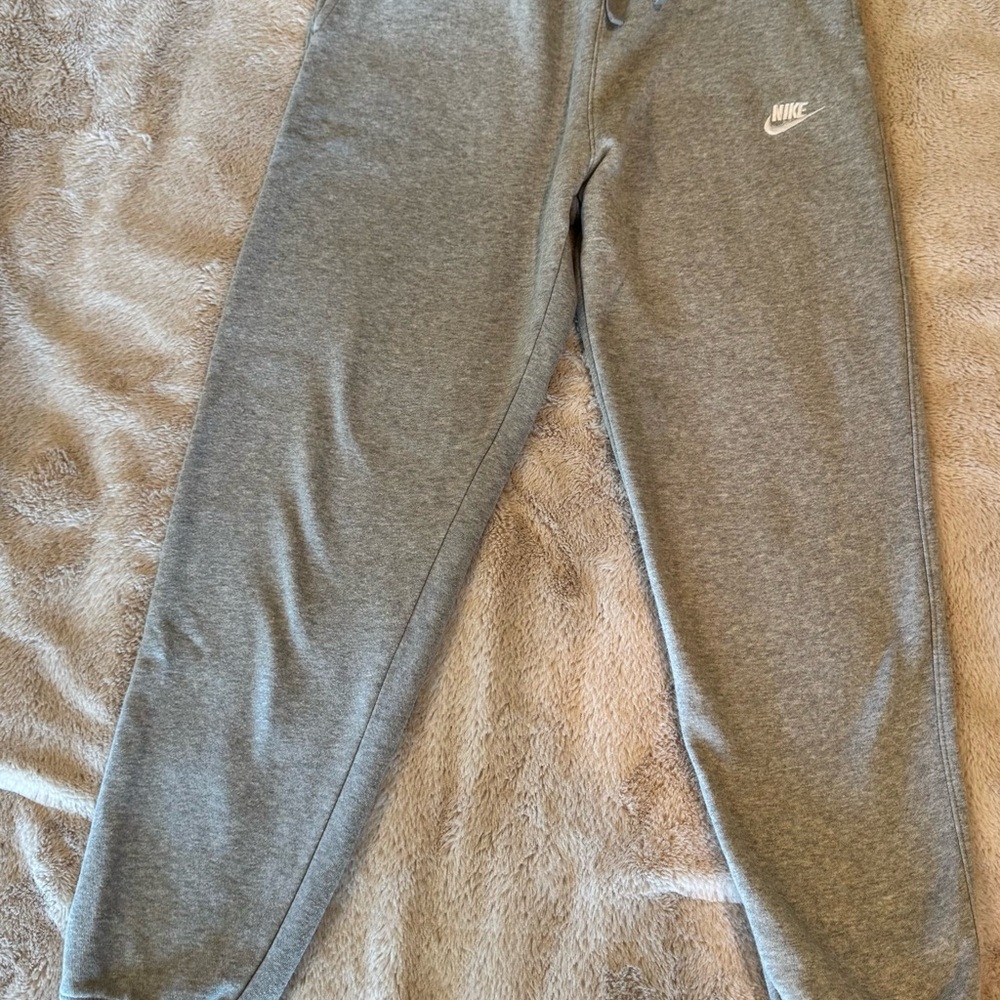 Nike Men’s Sweatpant. Small/Tall